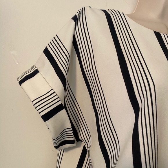 Melloday Striped Blouse - Picture 5 of 7